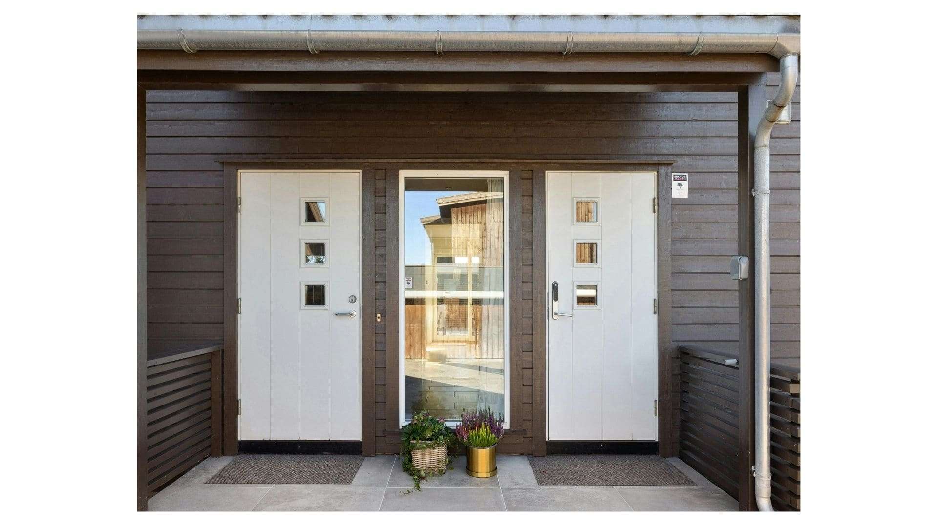 玄関ポーチの広さや段数、屋根の目安を押さえた家づくりガイド